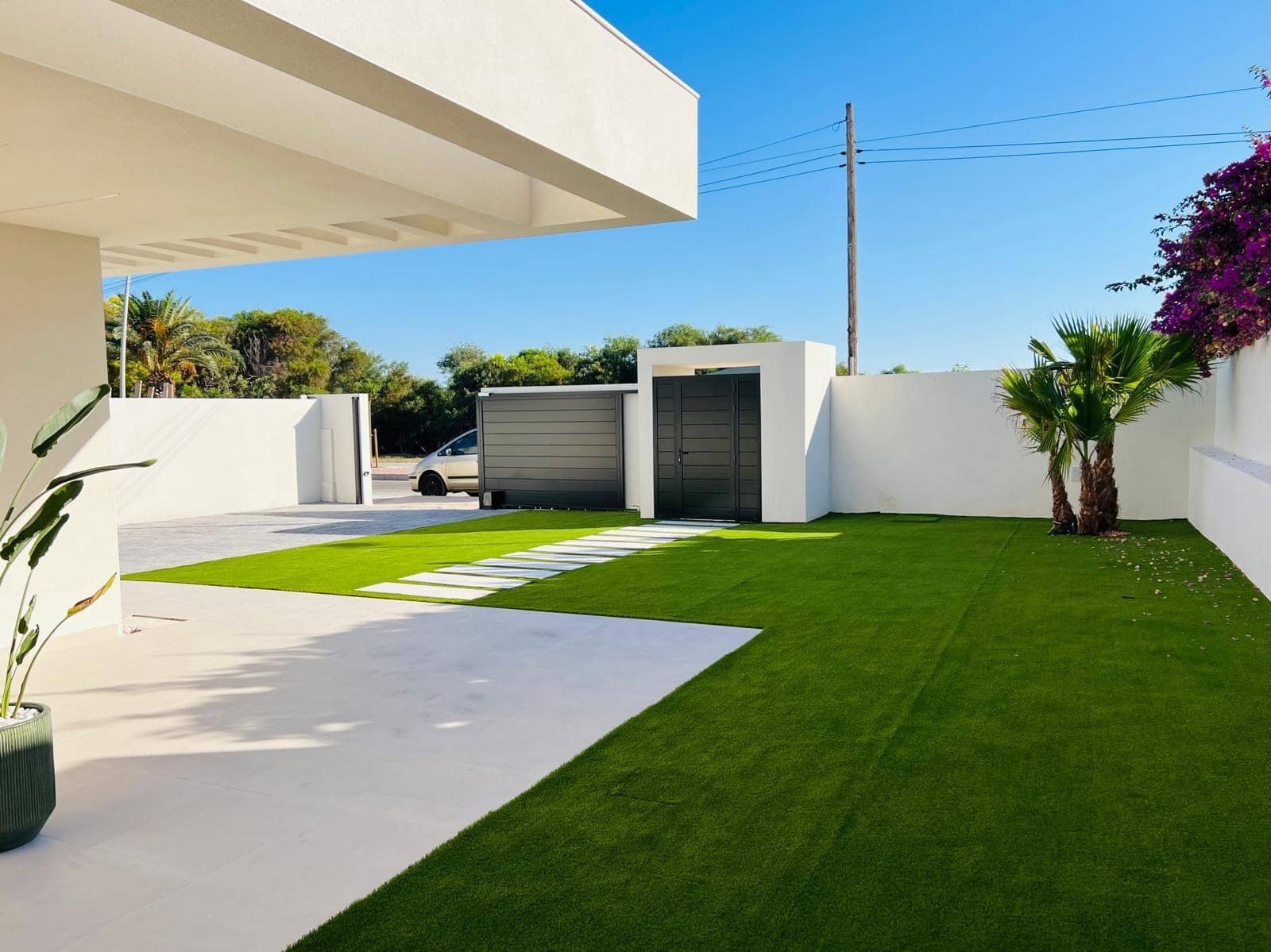 4 soverom Villa til salgs i Torrevieja med svømmebasseng garasje - € 850 000 (Ref: 9999698)