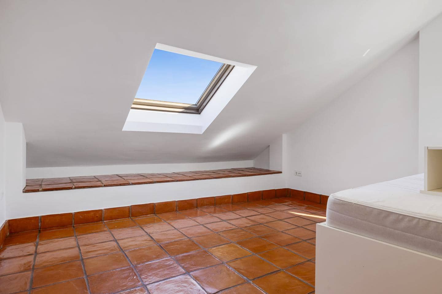 4 quarto Moradia para venda em San Pedro de Alcantara com piscina garagem - 949 000 € (Ref: 8976624)