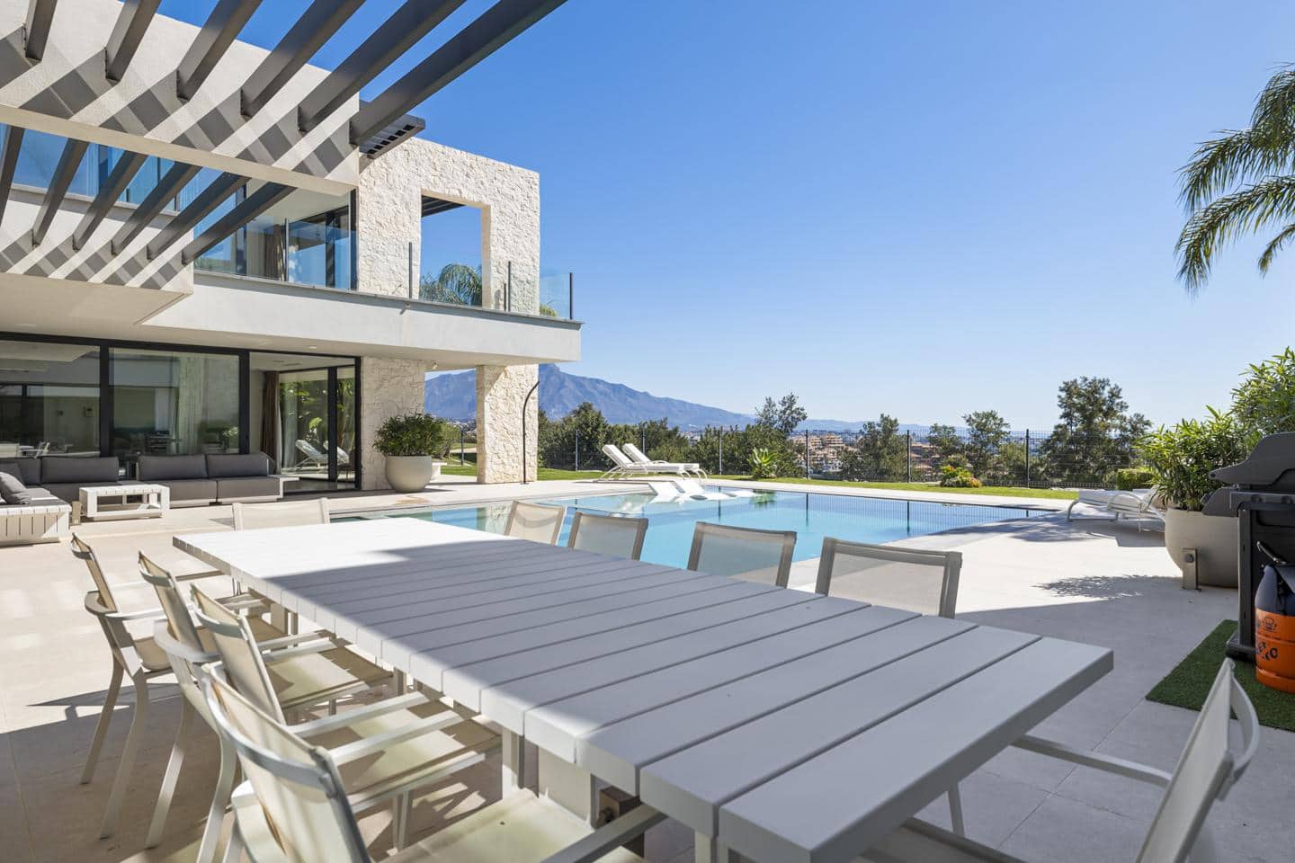 5 sovrum Villa till salu i Benahavis med pool garage - 4 950 000 € (Ref: 8976777)