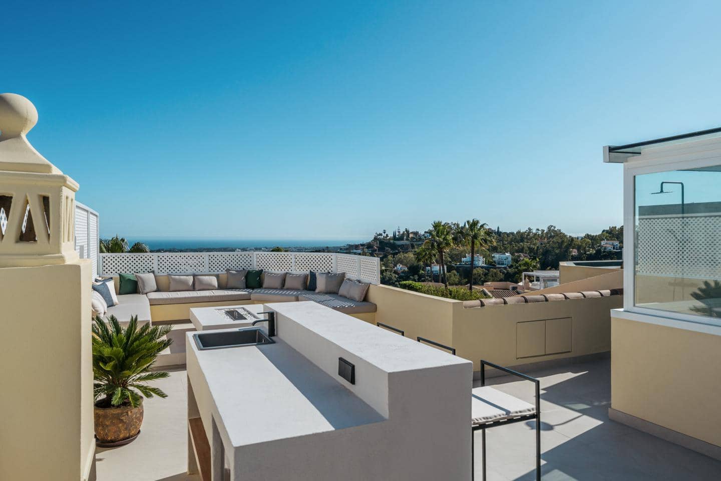 3 sovrum Villa till salu i Benahavis med pool garage - 1 650 000 € (Ref: 8977606)