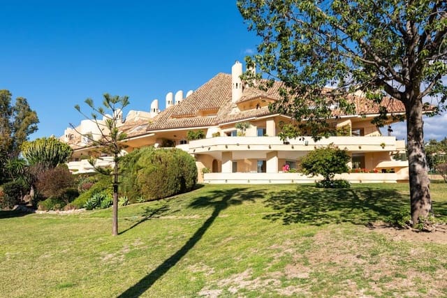 3 soveværelse Lejlighed til salg i Aloha Golf, Marbella med swimmingpool garage - € 950.000 (Ref: 8987959)