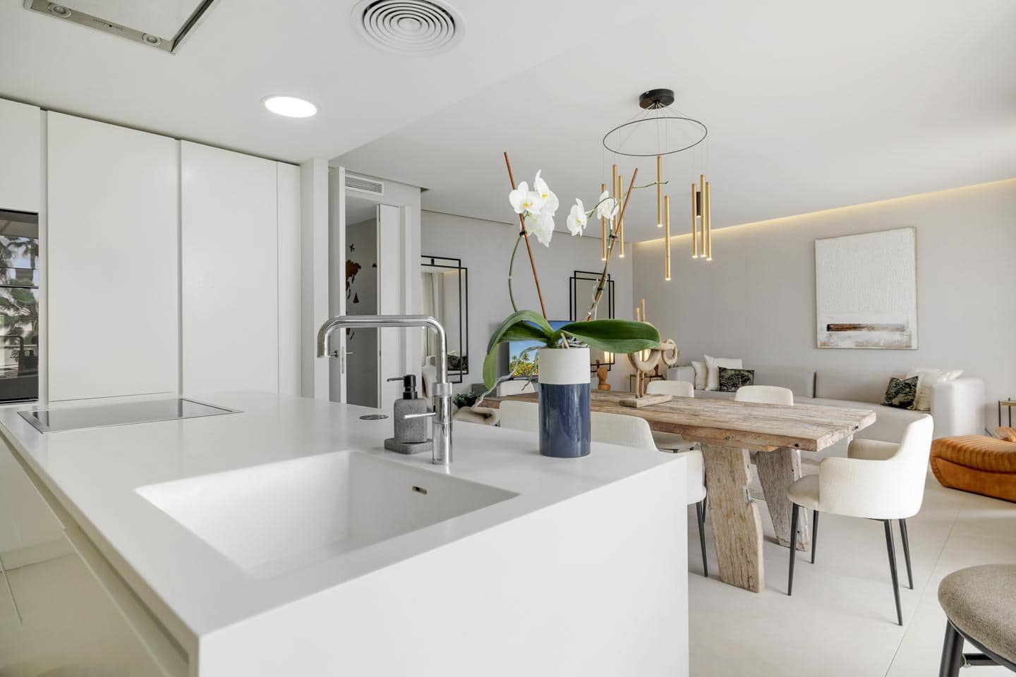 3 bedroom Apartment for sale in New Golden Mile with pool garage - € 1,145,000 (Ref: 9000707)