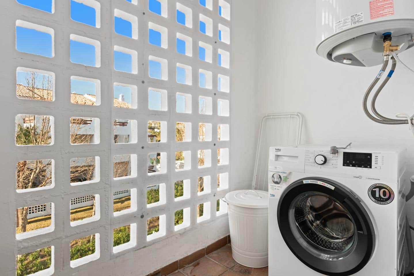 2 chambre Appartement à vendre à Estepona avec piscine - 355 000 € (Ref: 9000708)