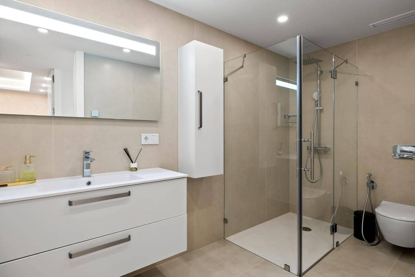 7 chambre Appartement à vendre à Nueva Andalucia avec piscine garage - 4 300 000 € (Ref: 9000711)