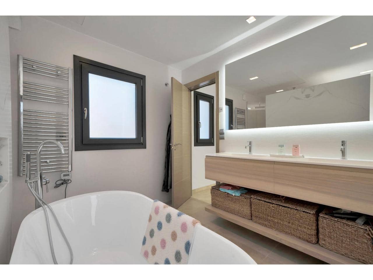 4 chambre Villa/Maison à vendre à Benahavis avec piscine garage - 2 595 000 € (Ref: 9001984)