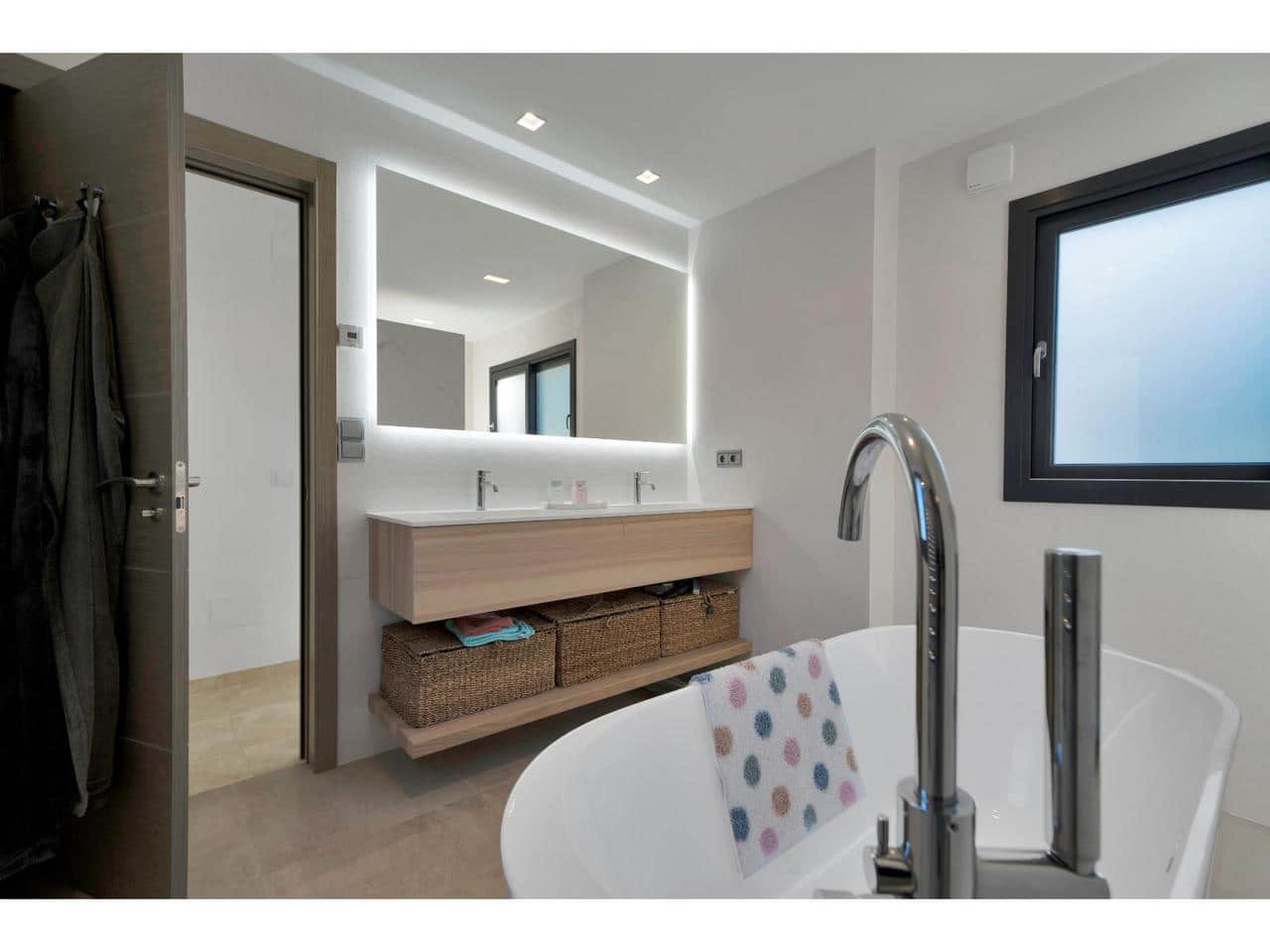 4 chambre Villa/Maison à vendre à Benahavis avec piscine garage - 2 595 000 € (Ref: 9001984)