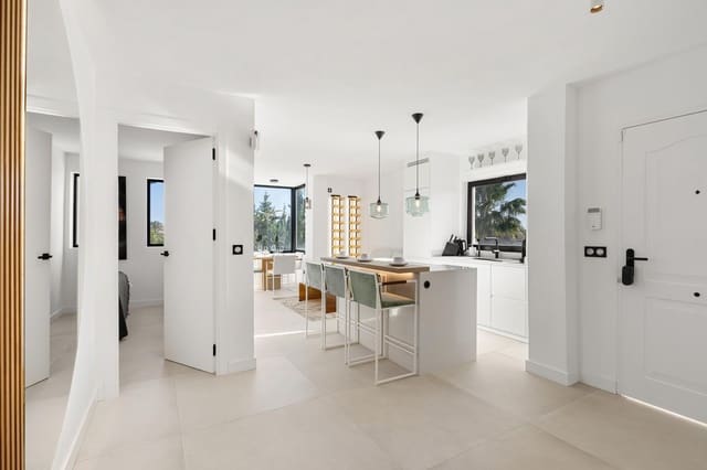 3 soveværelse Penthouse til salg i Los Naranjos, Marbella med swimmingpool garage - € 650.000 (Ref: 9004245)