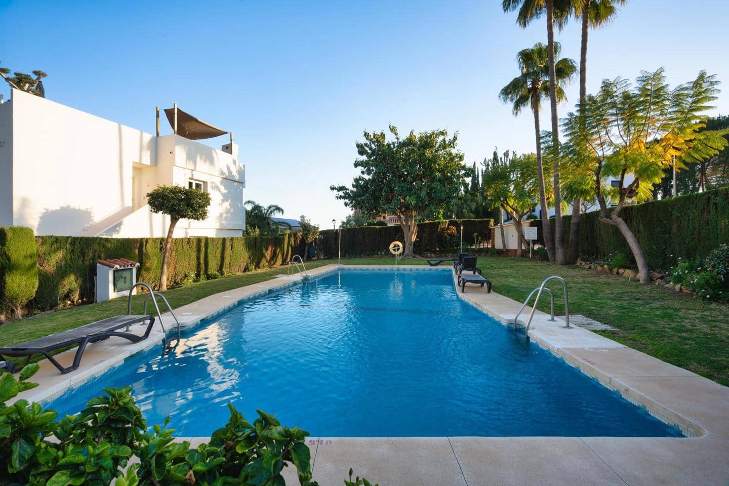 3 soveværelse Penthouse til salg i Marbella med swimmingpool garage - € 650.000 (Ref: 9004245)