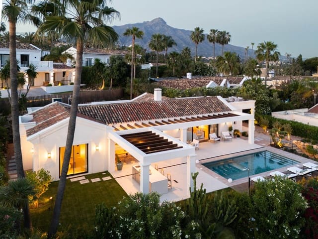 4 soverom Villa til salgs i Los Naranjos, Marbella med svømmebasseng garasje - € 3 950 000 (Ref: 9006660)