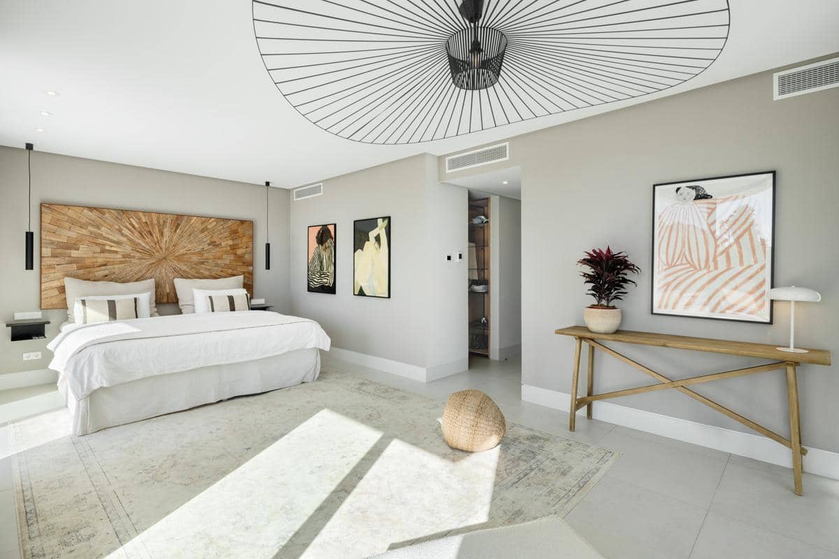 5 bedroom Villa for sale in Marbella with pool garage - € 3,750,000 (Ref: 9008307)