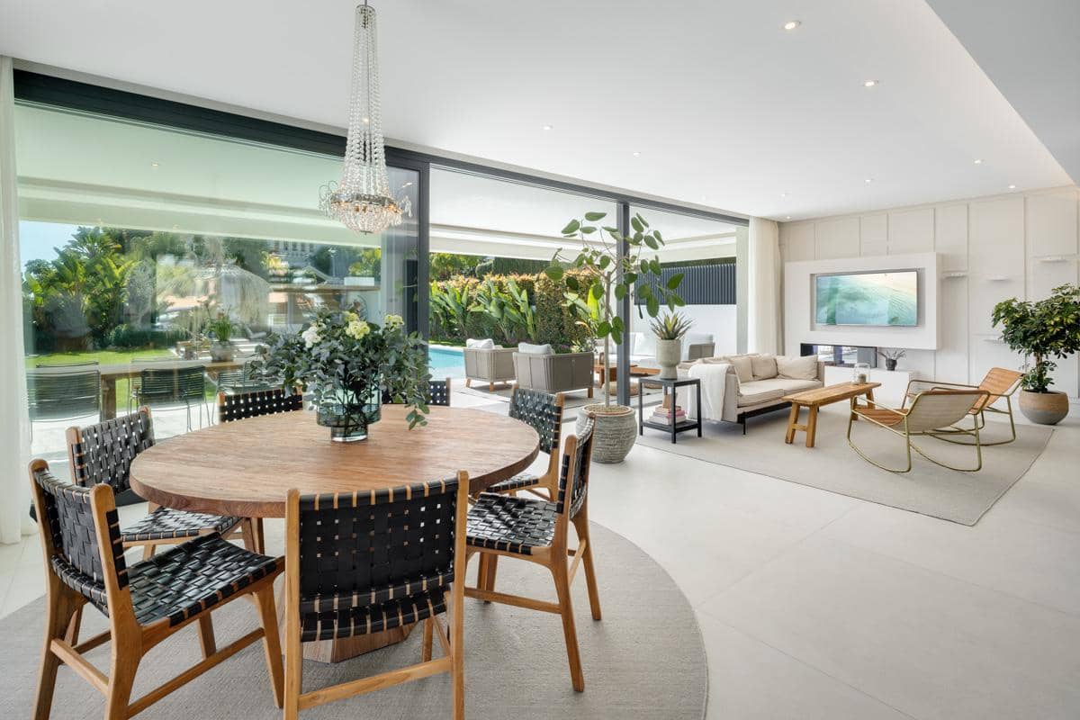 5 bedroom Villa for sale in Marbella with pool garage - € 3,750,000 (Ref: 9008307)