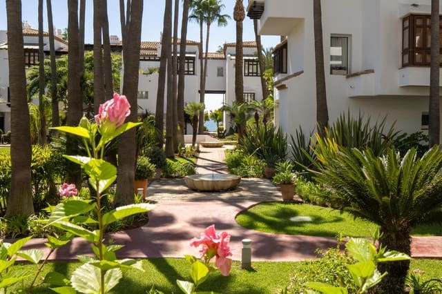 3 soveværelse Lejlighed til salg i Lomas De Marbella, Marbella med swimmingpool garage - € 4.100.000 (Ref: 9008711)