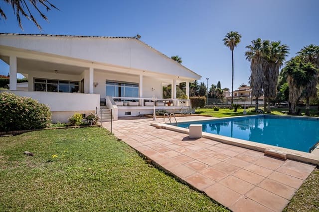 7 Zimmer Villa zu verkaufen in Valdeolletas - Las Cancelas - Xarblanca, Marbella mit Pool Garage - 3.000.000 € (Ref: 9008728)