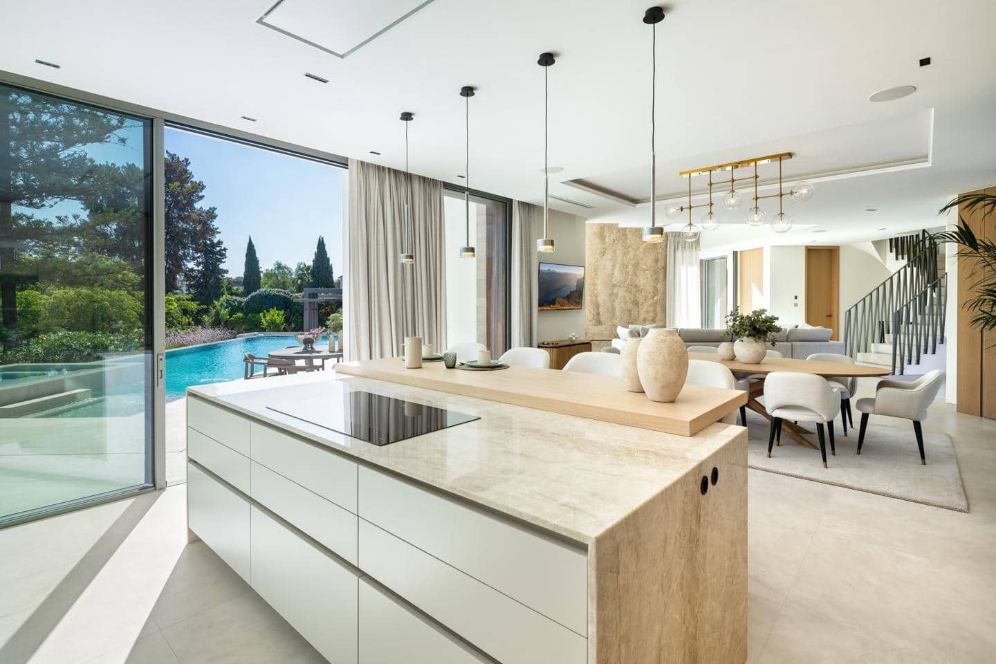 5 bedroom Villa for sale in Nueva Andalucia with pool garage - € 7,495,000 (Ref: 9031386)