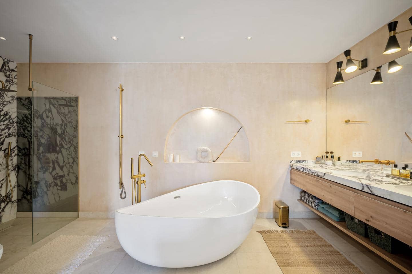 4 soveværelse Villa til salg i Marbella med swimmingpool garage - € 1.695.000 (Ref: 9031387)