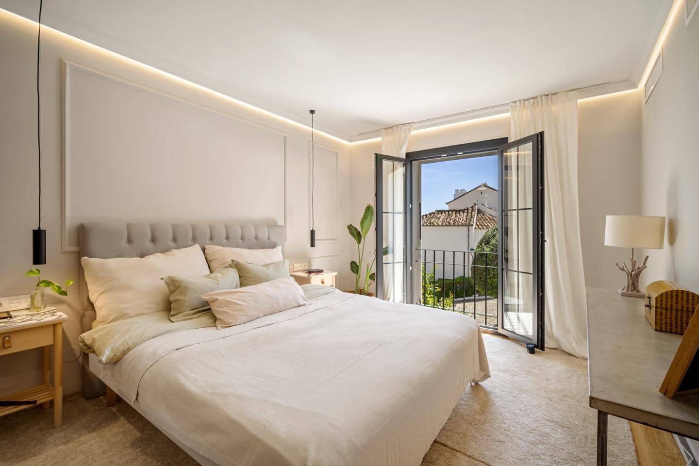 4 soveværelse Villa til salg i Marbella med swimmingpool garage - € 1.695.000 (Ref: 9031387)