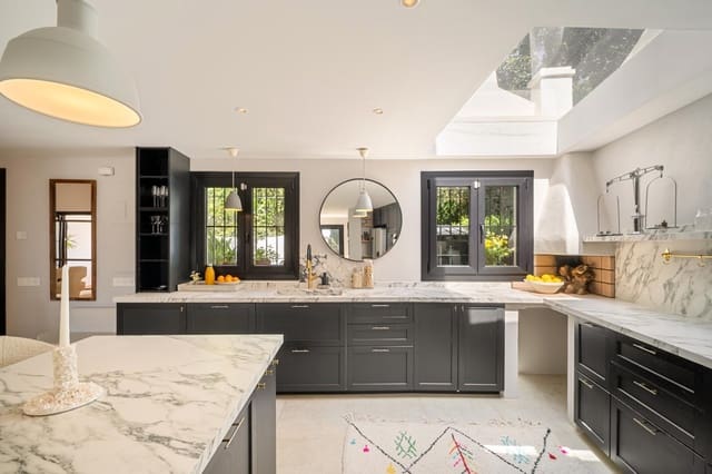 4 slaapkamer Villa te koop in Nagüeles Alto, Marbella met zwembad garage - € 1.695.000 (Ref: 9031387)