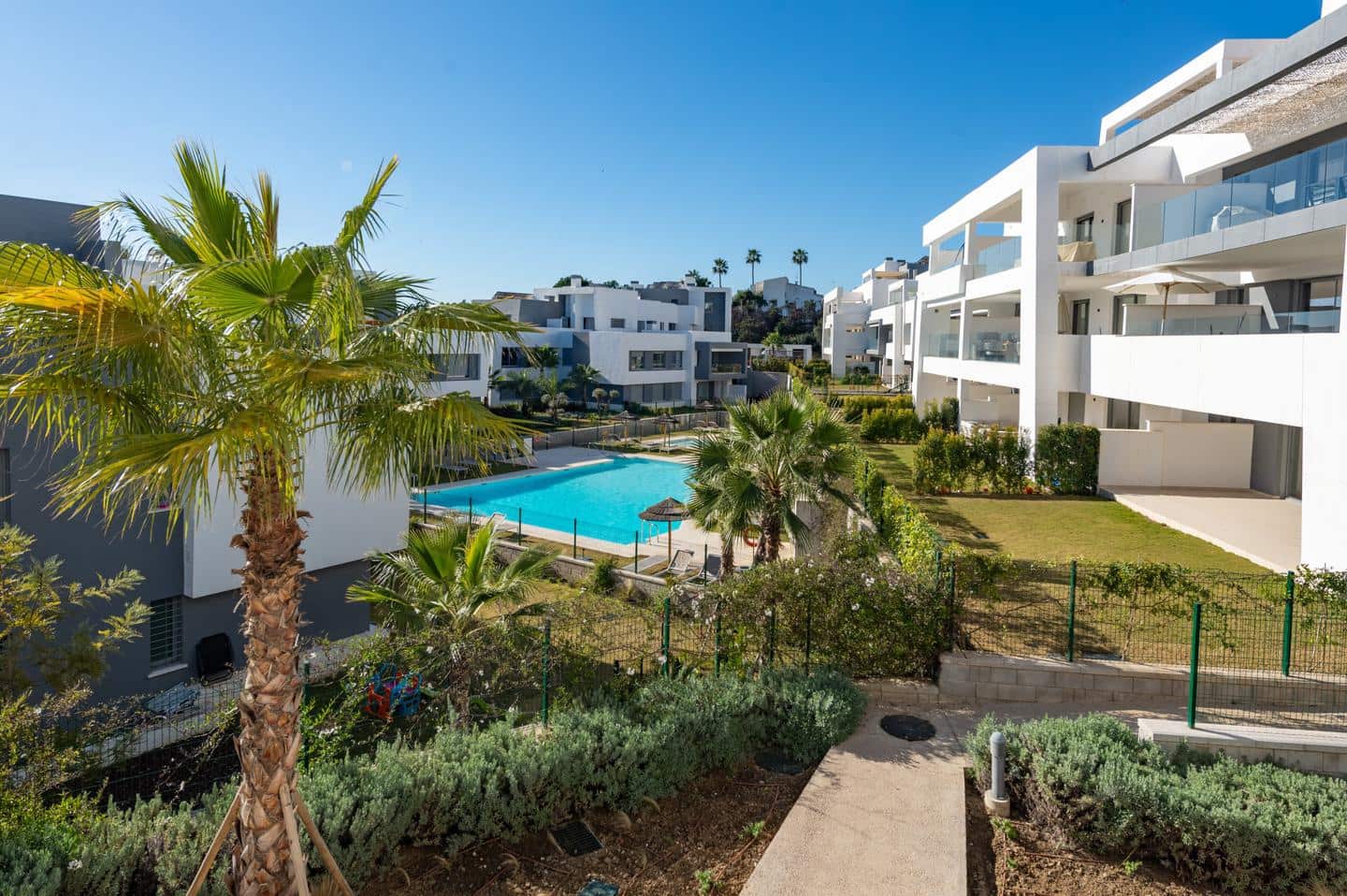 2 chambre Appartement à vendre à Estepona avec piscine garage - 515 000 € (Ref: 9042611)