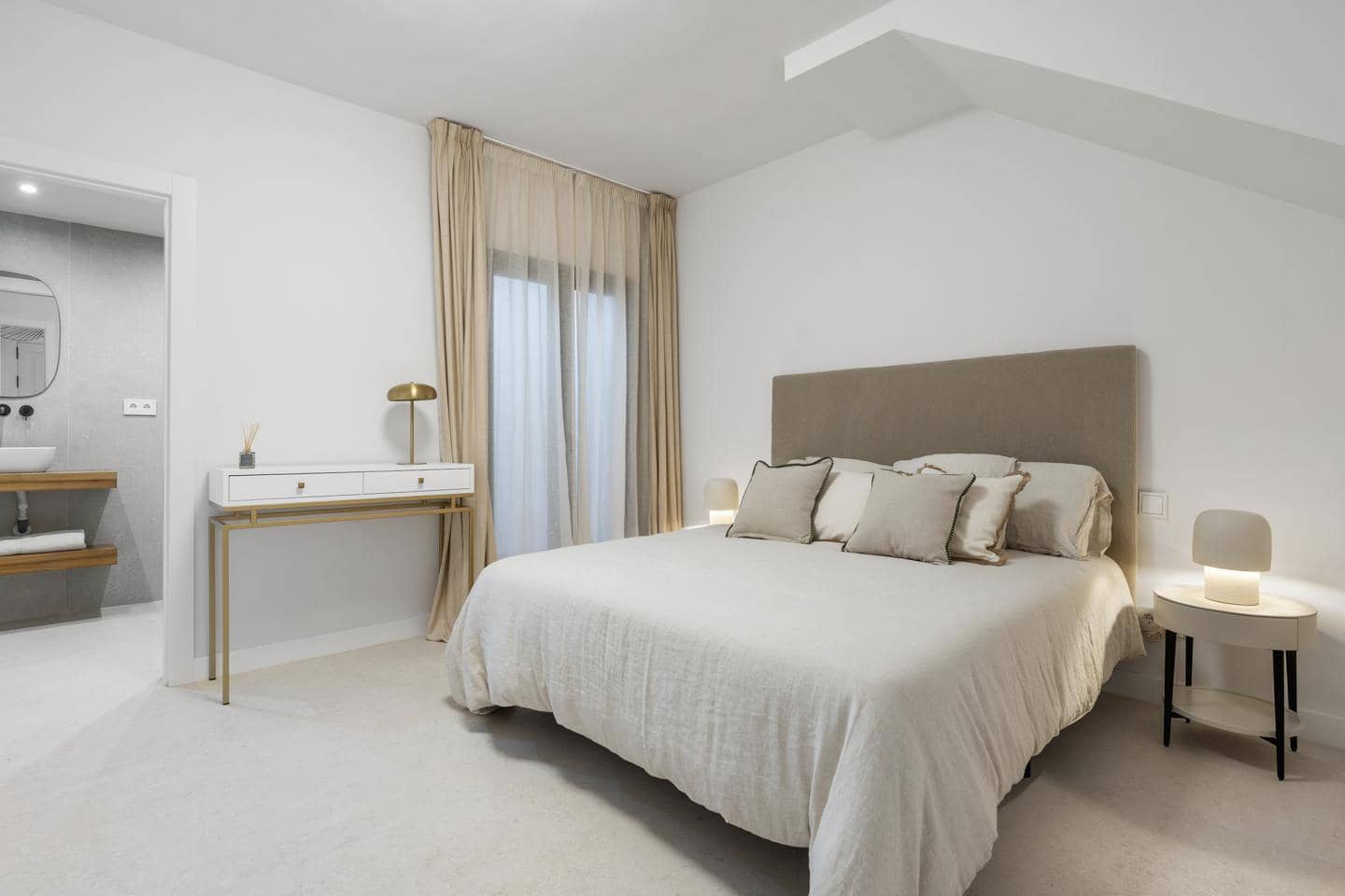 4 soverom Villa til salgs i Marbella med svømmebasseng garasje - € 1 850 000 (Ref: 9046344)