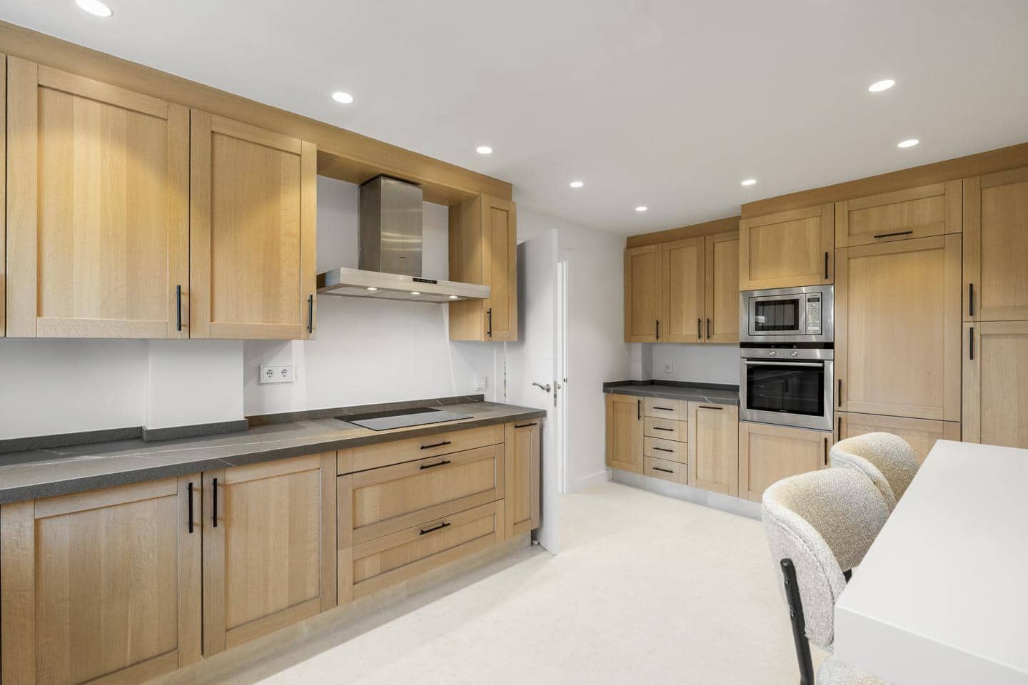 4 soverom Villa til salgs i Marbella med svømmebasseng garasje - € 1 850 000 (Ref: 9046344)