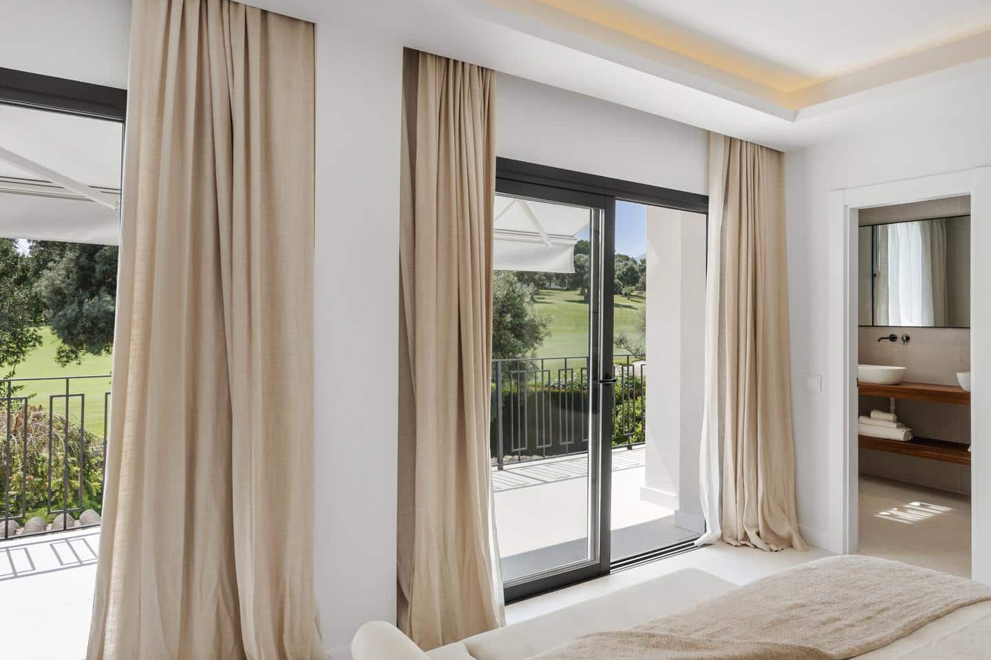 4 soverom Villa til salgs i Marbella med svømmebasseng garasje - € 1 850 000 (Ref: 9046344)