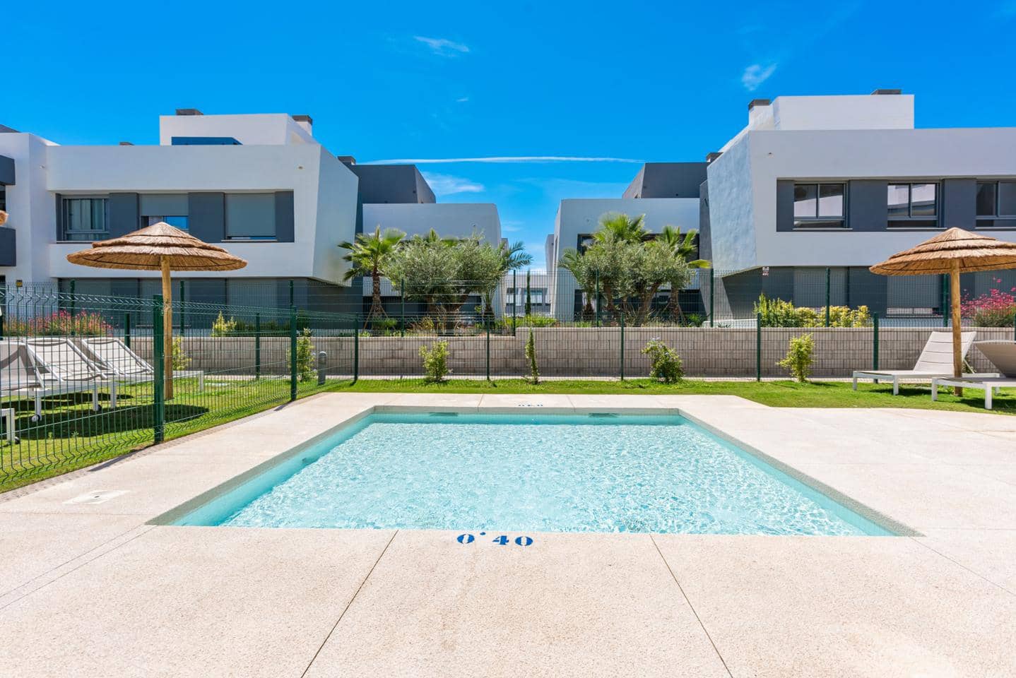 2 soveværelse Penthouse til salg i New Golden Mile med swimmingpool garage - € 495.000 (Ref: 9072296)