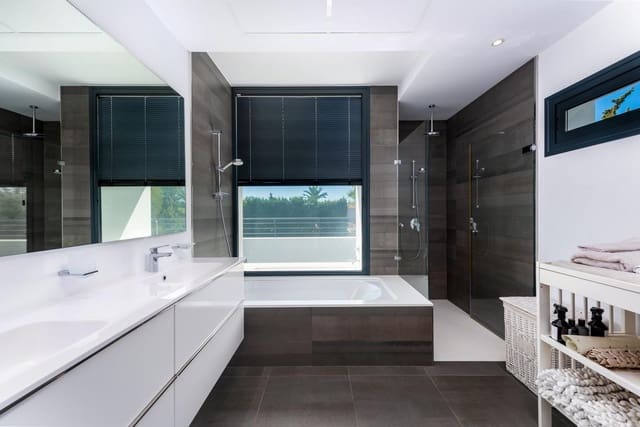 4 soveværelse Villa til salg i Atalaya-Isdabe, Estepona med swimmingpool garage - € 1.995.000 (Ref: 9075466)