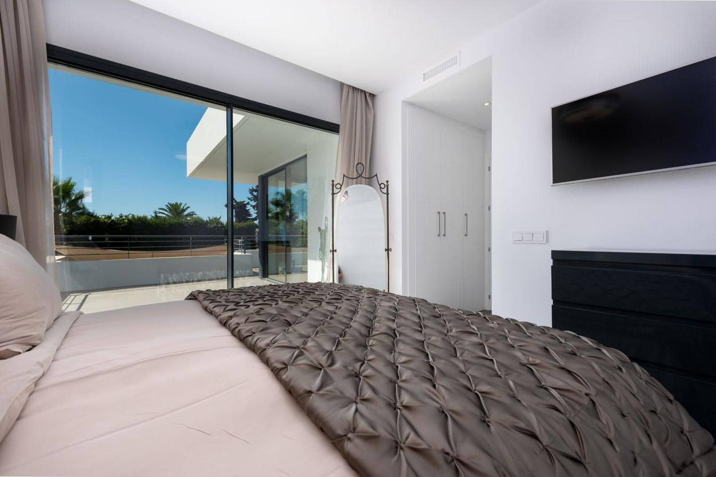 4 soveværelse Villa til salg i Atalaya-Isdabe med swimmingpool garage - € 1.995.000 (Ref: 9075466)