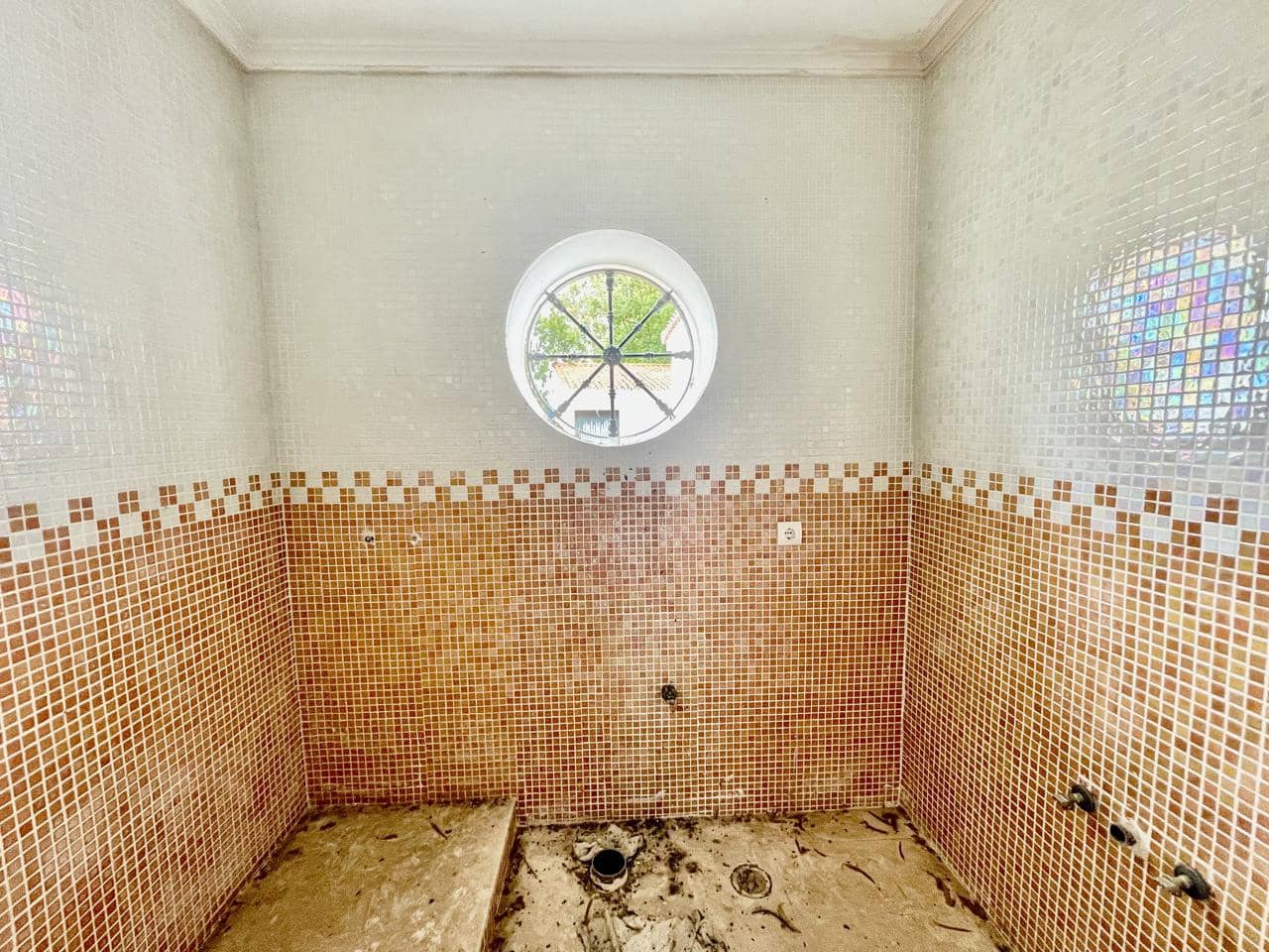 7 bedroom Finca/Country House for sale in San Enrique de Guadiaro with pool garage - € 875,000 (Ref: 9075473)