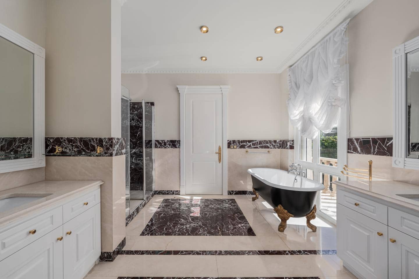 Chalet de 7 habitaciones en Marbella en venta con piscina garaje - 13.000.000 € (Ref: 9076777)