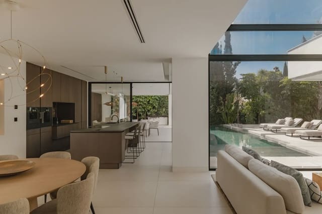 5 slaapkamer Villa te koop in Las Brisas, Marbella met zwembad garage - € 5.995.000 (Ref: 9077542)