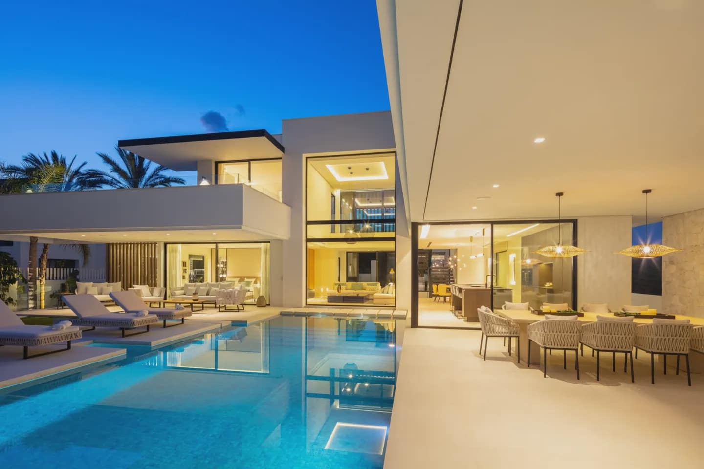 5 slaapkamer Villa te koop in Marbella met zwembad garage - € 5.995.000 (Ref: 9077542)