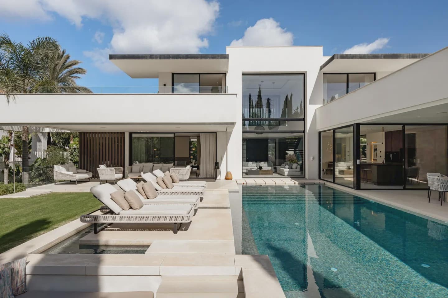 5 slaapkamer Villa te koop in Marbella met zwembad garage - € 5.995.000 (Ref: 9077542)