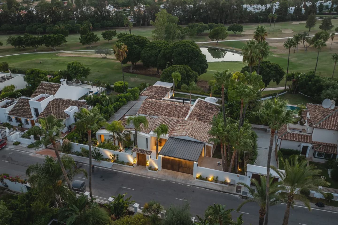 5 Zimmer Villa zu verkaufen in Marbella mit Pool Garage - 5.895.000 € (Ref: 9077543)