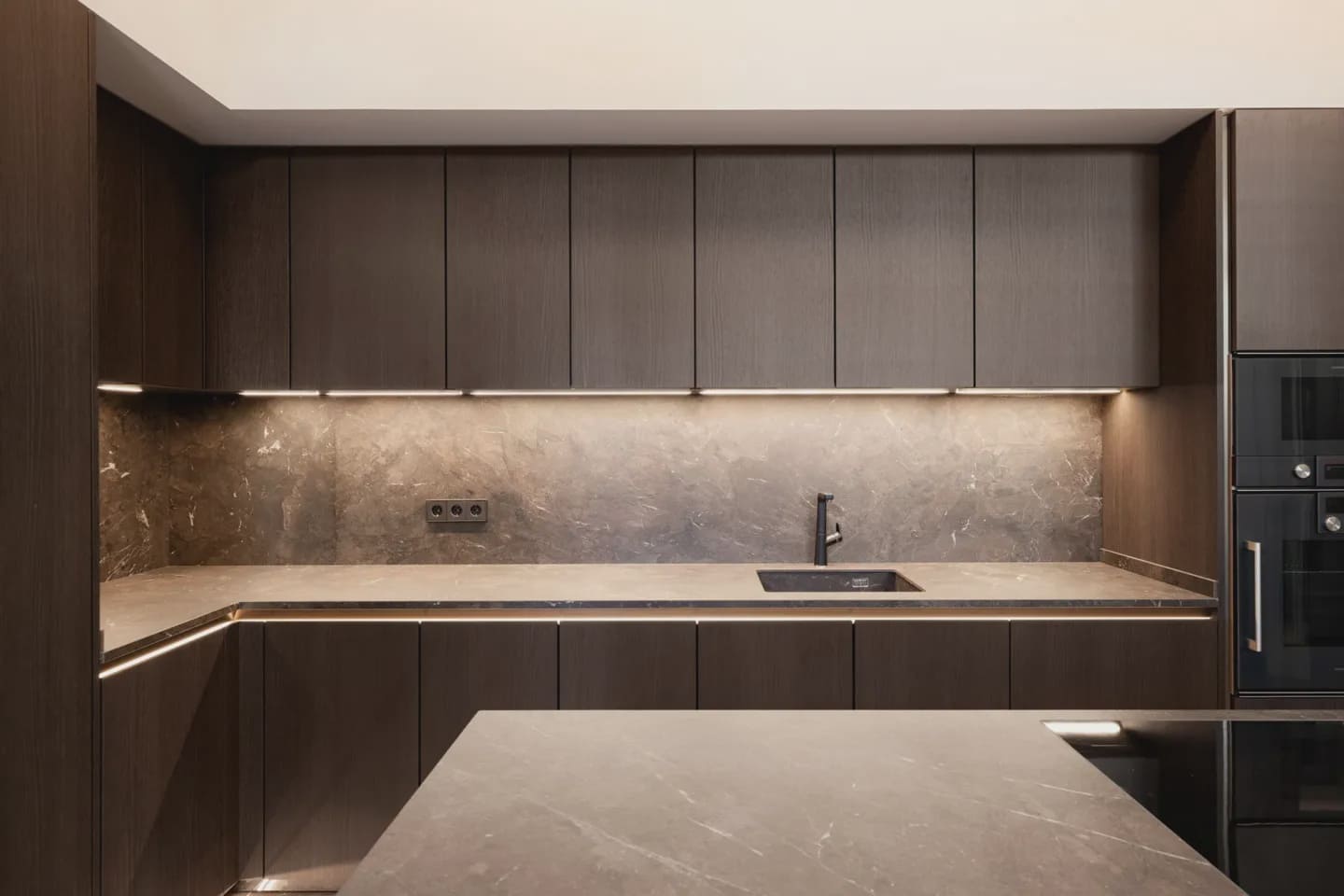 5 sypialnia Willa na sprzedaż w Marbella z basenem garażem - 11 900 000 € (Ref: 9077546)