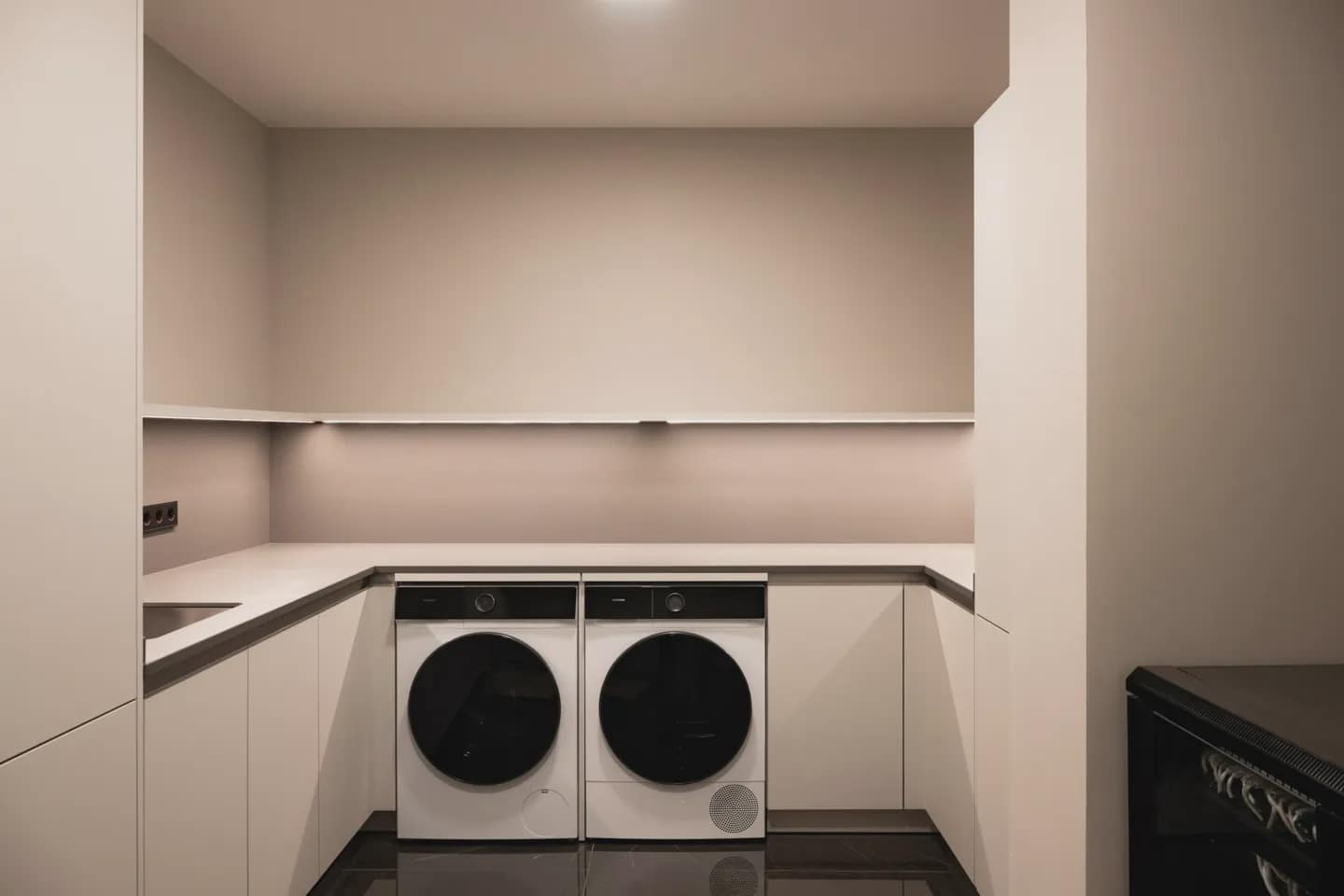 5 sypialnia Willa na sprzedaż w Marbella z basenem garażem - 11 900 000 € (Ref: 9077546)