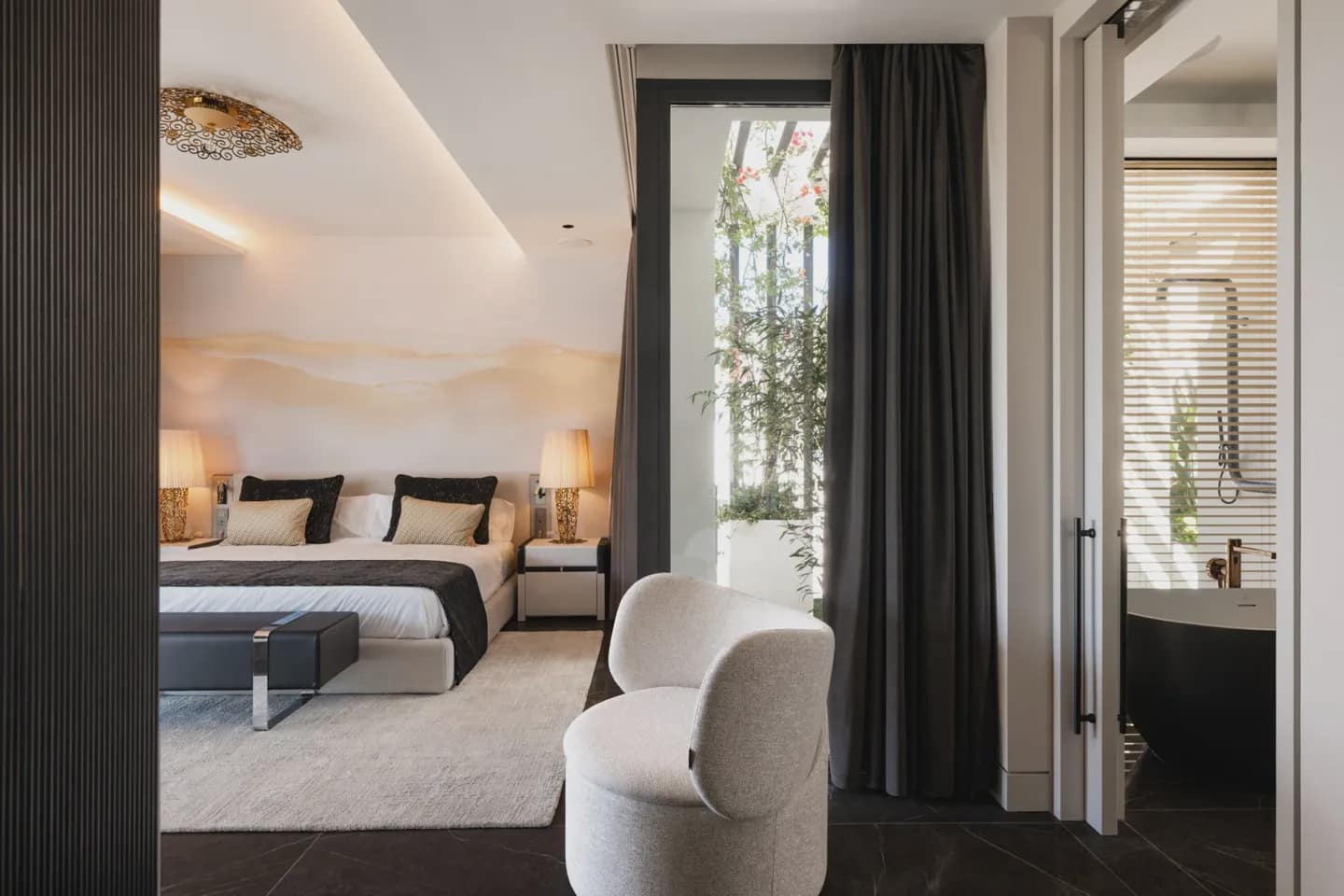 5 sypialnia Willa na sprzedaż w Marbella z basenem garażem - 11 900 000 € (Ref: 9077546)