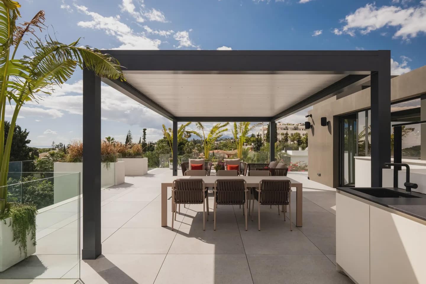 5 sypialnia Willa na sprzedaż w Marbella z basenem garażem - 11 900 000 € (Ref: 9077546)