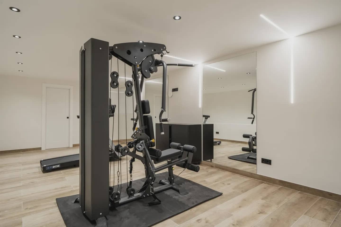 5 makuuhuone Huvila myytävänä paikassa Marbella mukana uima-altaan 
autotalli - 5 495 000 € (Ref: 9078497)