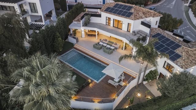 5 soverom Villa til salgs i Sierra Blanca, Marbella med svømmebasseng garasje - € 5 495 000 (Ref: 9078497)