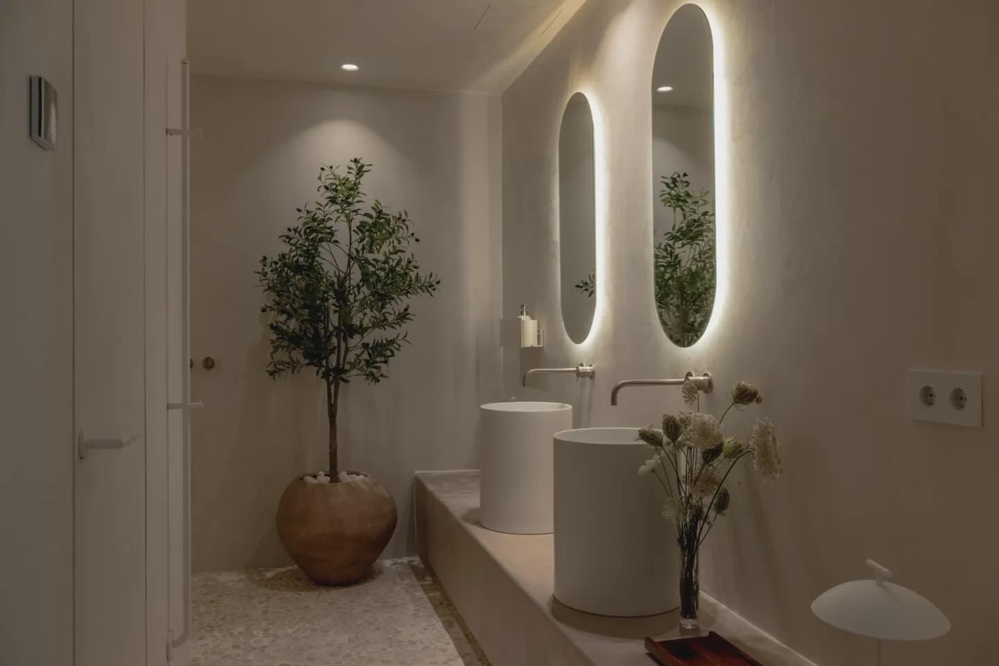 3 sypialnia Apartament na sprzedaż w Marbella z basenem garażem - 2 995 000 € (Ref: 9078500)