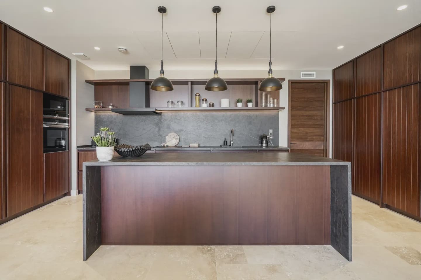 3 chambre Appartement à vendre à Casares avec piscine garage - 2 495 000 € (Ref: 9078506)