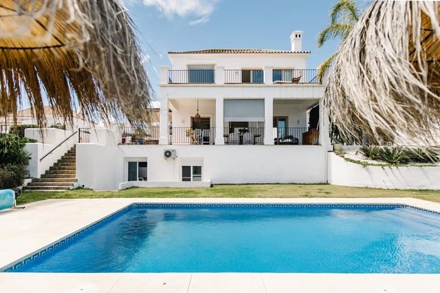 5 Zimmer Villa zu verkaufen in La Concha - Resina Golf, Estepona mit Pool Garage - 1.495.000 € (Ref: 9081844)