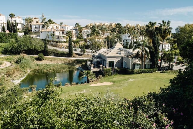 5 slaapkamer Villa te koop in La Concha - Resina Golf, Estepona met zwembad garage - € 1.495.000 (Ref: 9081844)