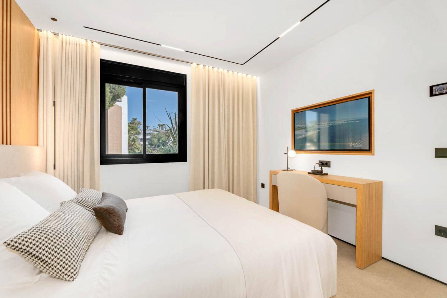 2 slaapkamer Appartement te koop in Marbella met zwembad garage - € 749.000 (Ref: 9086480)