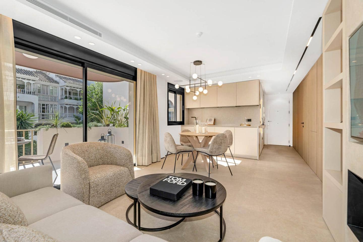 2 slaapkamer Appartement te koop in Marbella met zwembad garage - € 749.000 (Ref: 9086480)