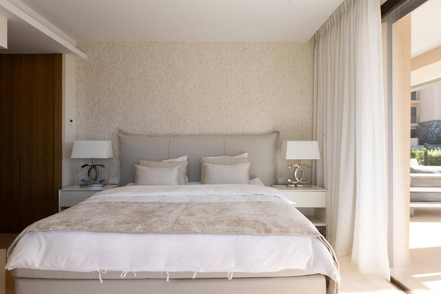 3 bedroom Apartment for sale in La Quinta with pool garage - € 1,290,000 (Ref: 9086482)