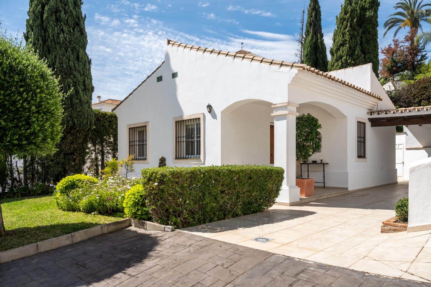 4 slaapkamer Villa te koop in Benahavis met zwembad garage - € 2.395.000 (Ref: 9097590)