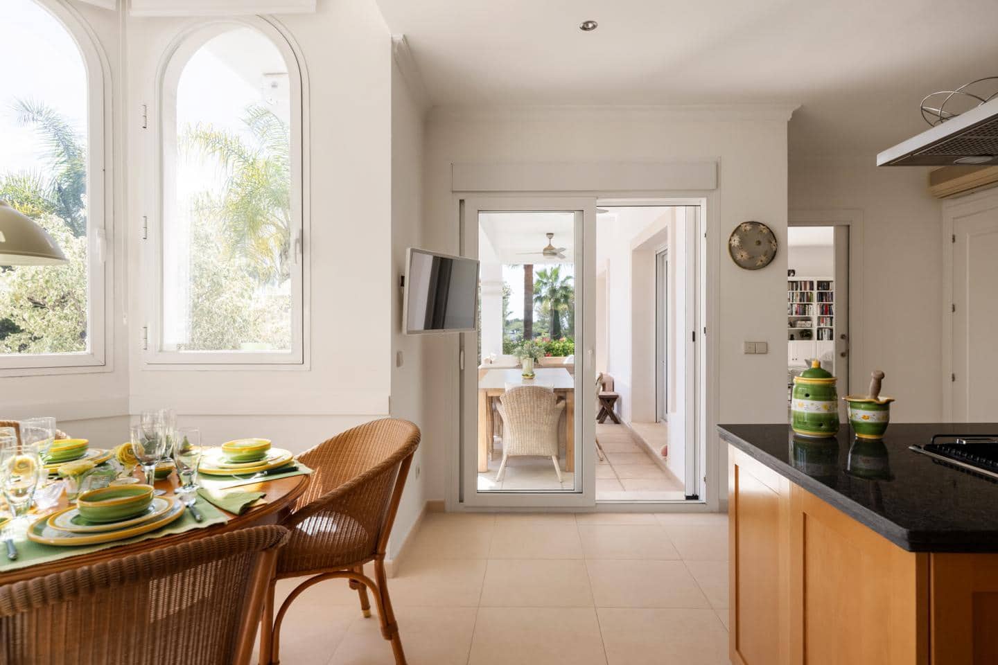 4 slaapkamer Villa te koop in Benahavis met zwembad garage - € 2.395.000 (Ref: 9097590)