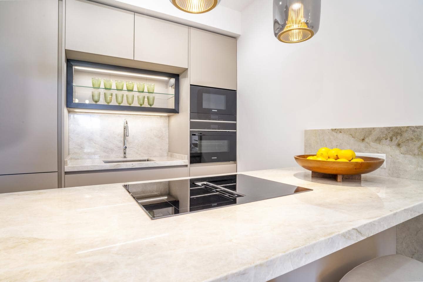 Apartamento de 3 habitaciones en Marbella en venta con piscina garaje - 1.090.000 € (Ref: 9097591)